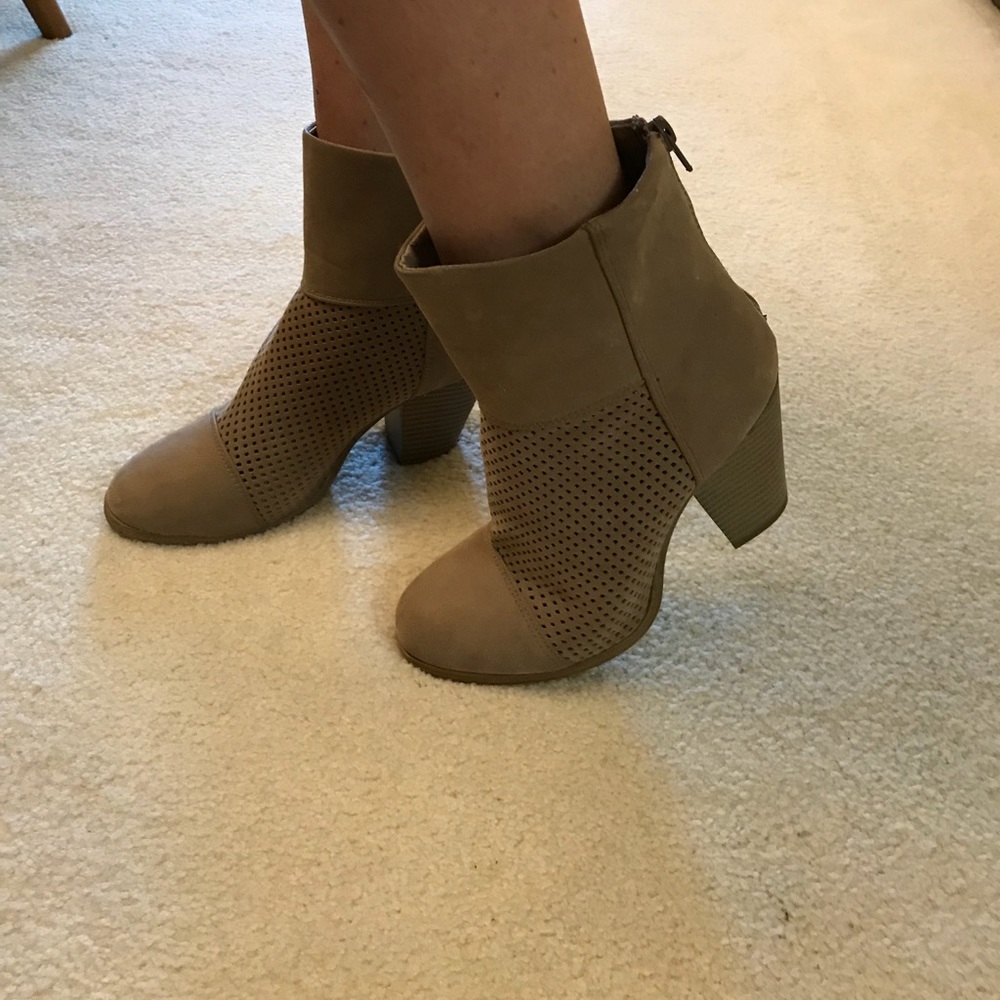 Dots women’s booties